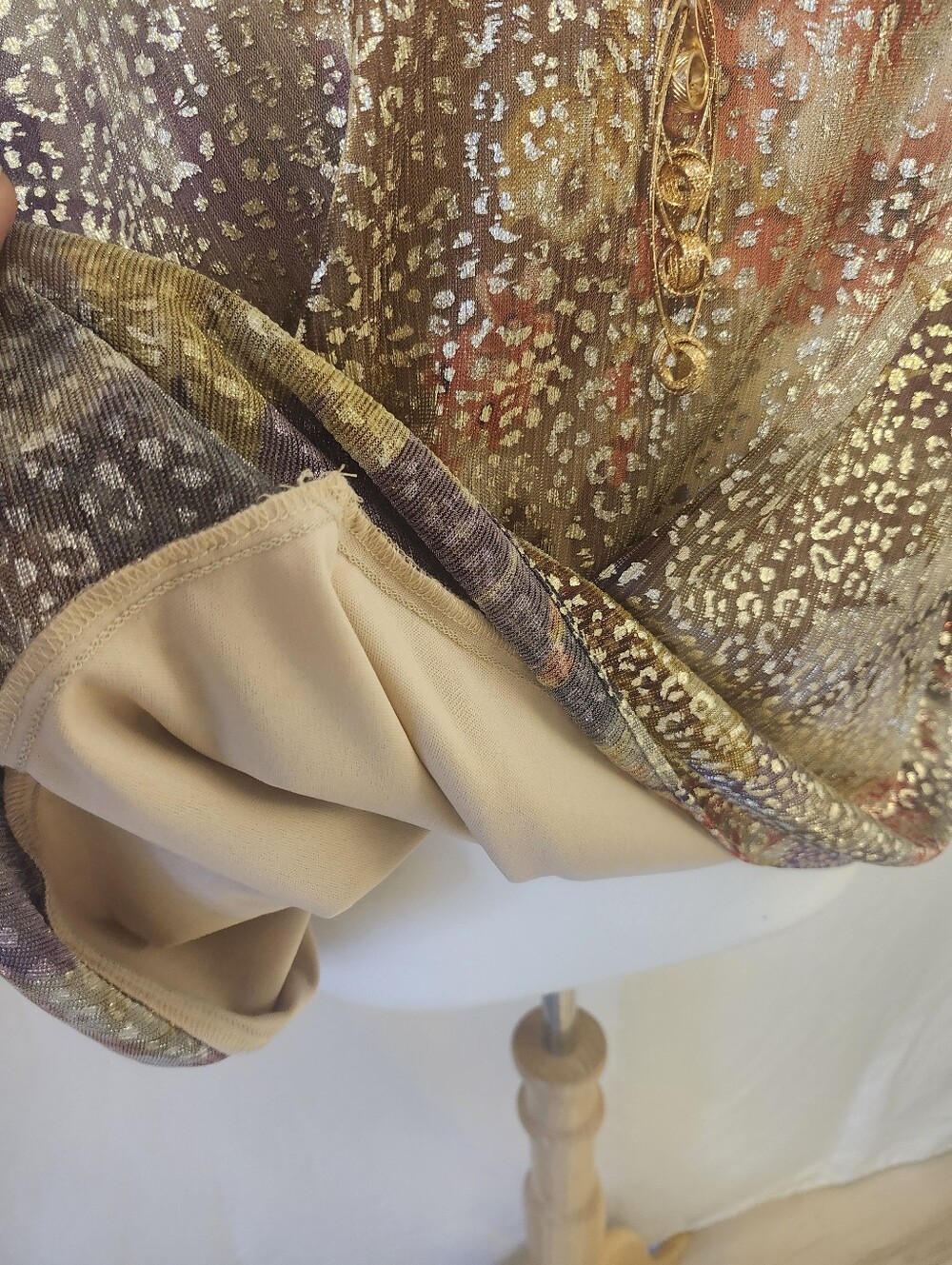 Women's Metallic Floral V-Neck Blouse in Multi With Detatchable Necklace - Picture 6 of 14
